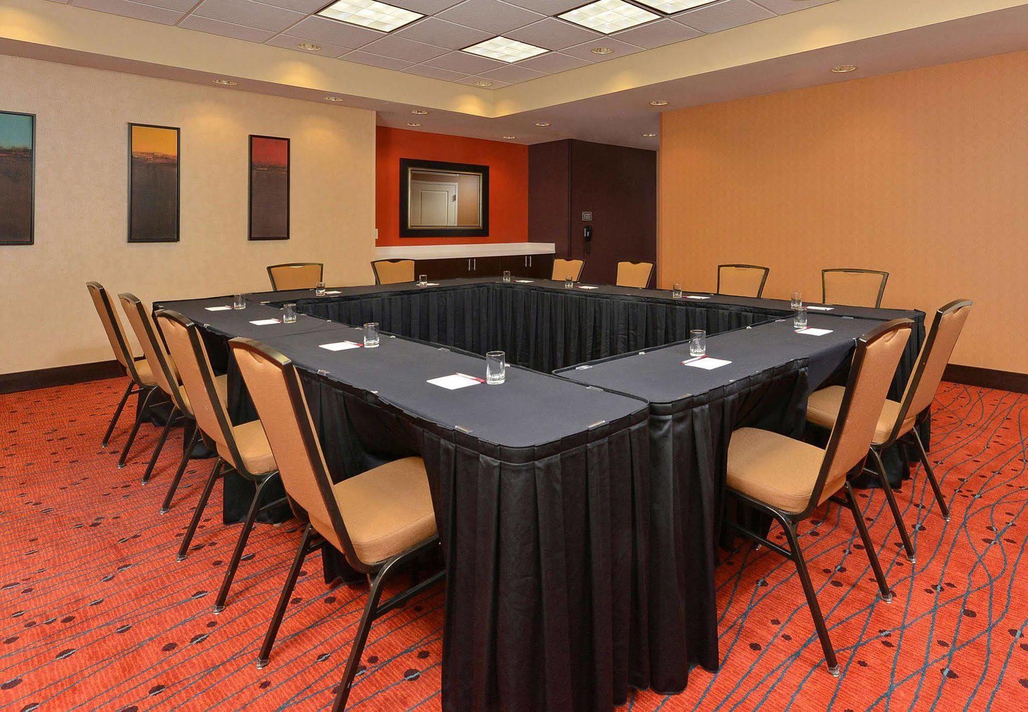 Residence Inn By Marriott Coralville Esterno foto